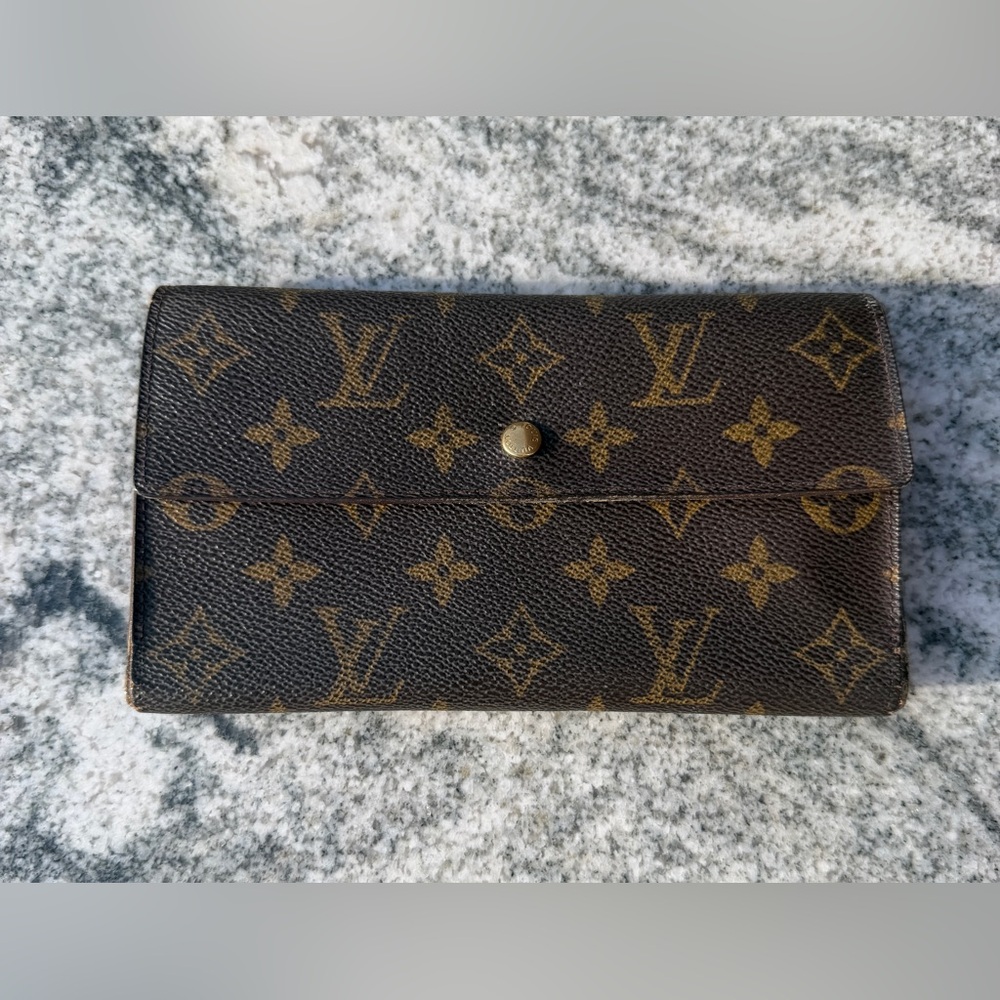 Authentic Louis Vuitton Monogram Canvas Sarah Wallet in Brown and Gold Preloved